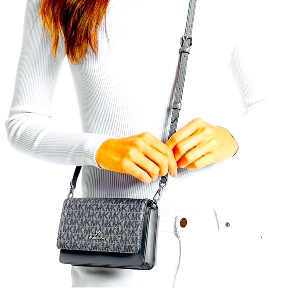 MICHAEL KORS. NEW -SILVER JET SET CHARM - Picture 2 of 10